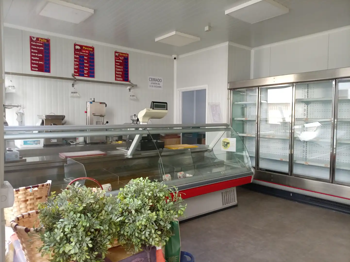 Locale commerciale in vendita a Avenida la Vega de Santiago 25, imagen 2