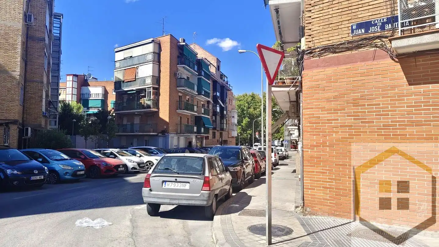 Außenansicht von Geschaftsraum zur Miete in Carabanchel