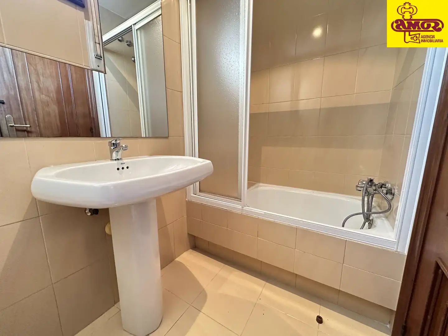 Baño de Piso en venta en Santiago de Compostela  con Calefacción, Terraza y Trastero