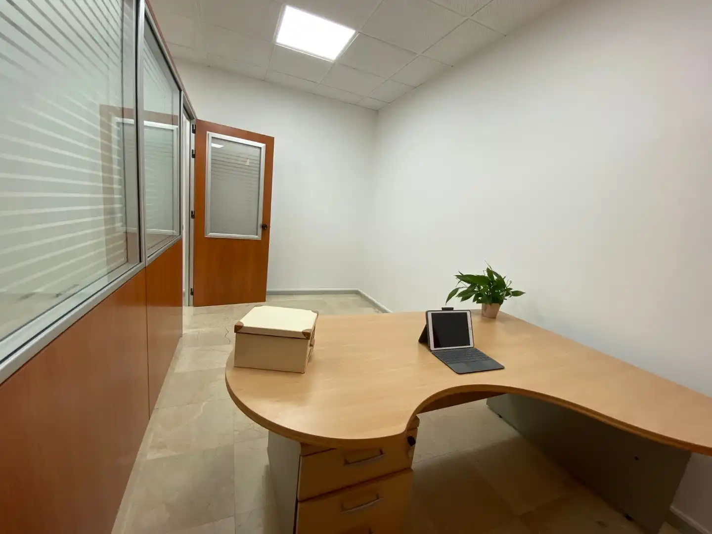 Office for rent in Fuenlabrada  with Air Conditioner and Heating