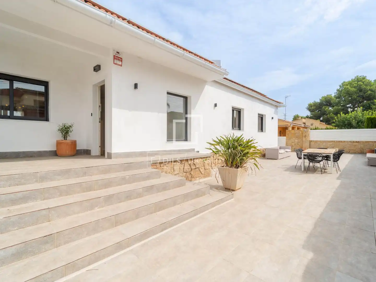 Vista exterior de Casa o chalet en venta en L'Eliana con Aire acondicionado, Calefacción y Jardín privado