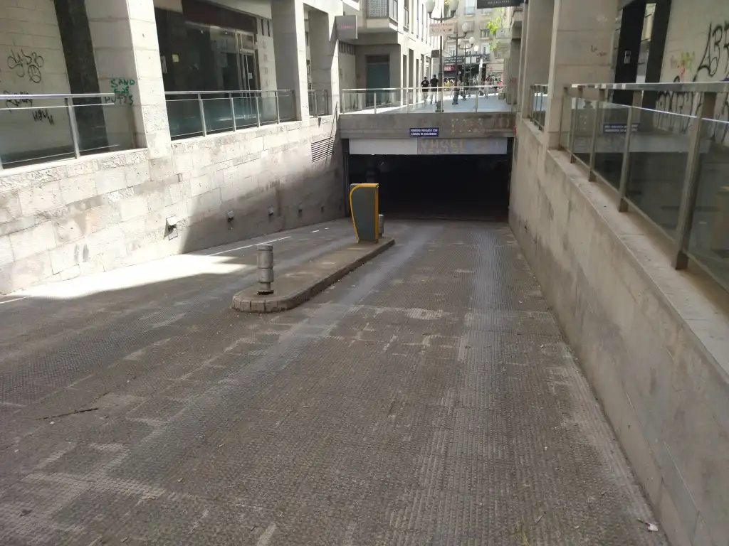 Aparcament amb ascensor en venda a Don Benito