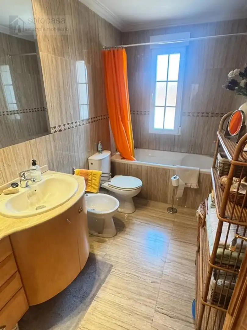 Bathroom of Flat for sale in Valladolid  with Heating, Terrace and Furnished