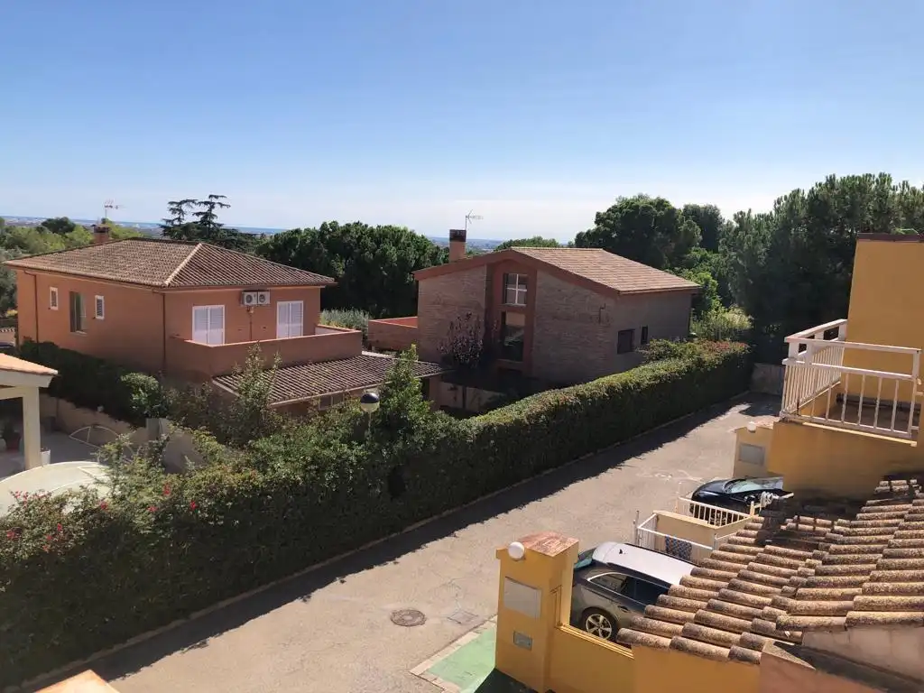 Vista exterior de Casa adosada de alquiler en Godella con Calefacción y Piscina