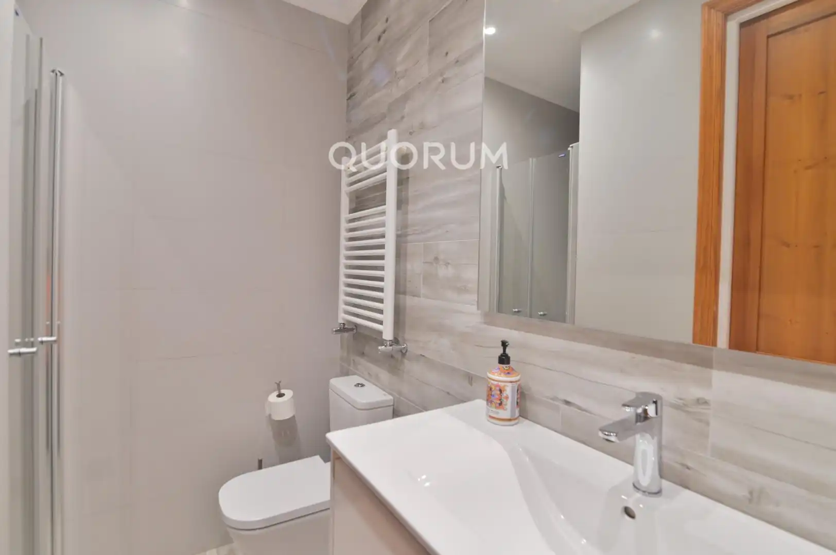 Badezimmer von Wohnung zum Verkauf in Bilbao  mit Heizung und Balkon