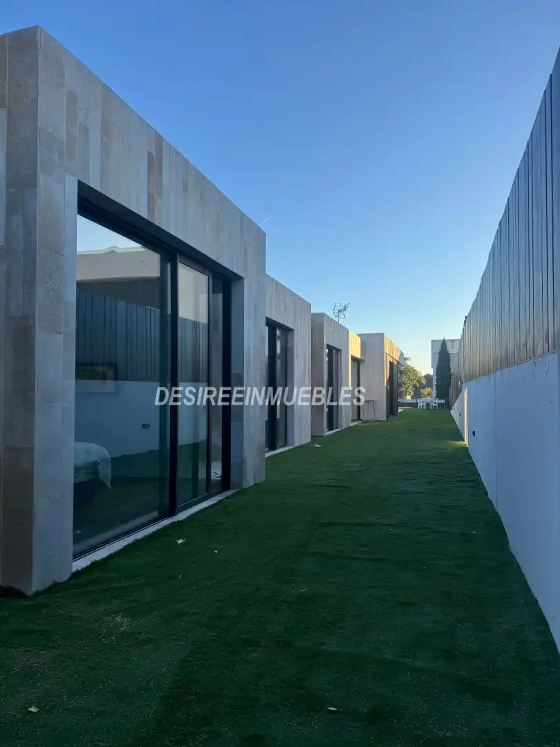 Vista exterior de Casa o chalet en venta en Godella con Aire acondicionado, Calefacción y Jardín privado