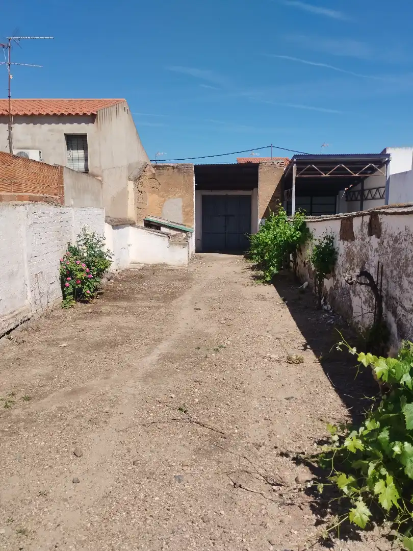 Parking de Casa o chalet en venta en La Albuera con Jardín privado, Trastero y Amueblado