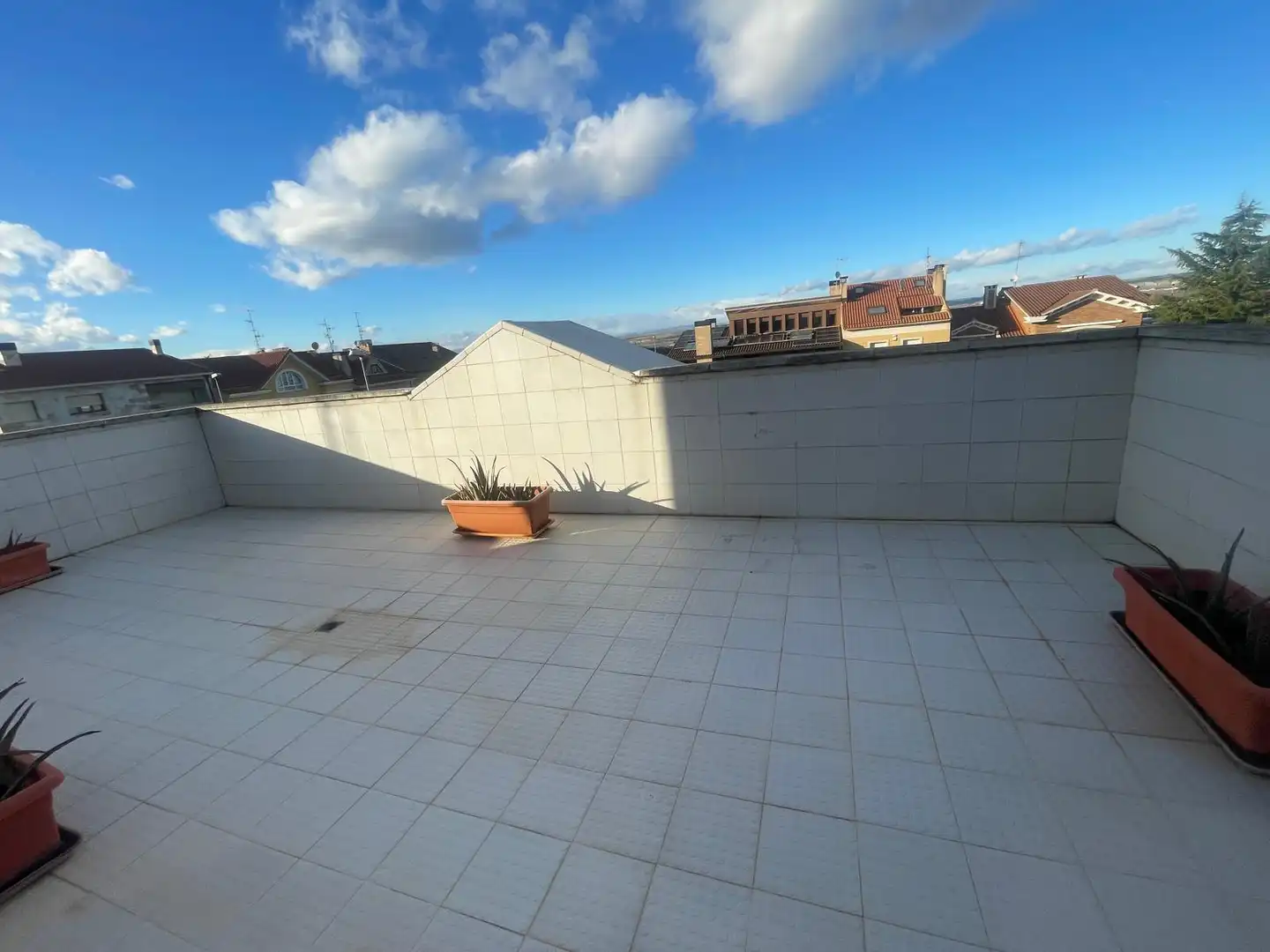 Terrasse von Einfamilien-Reihenhaus zum Verkauf in Calahorra mit Klimaanlage, Heizung und Privatgarten