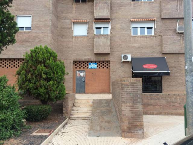 Local comercial en Alquiler en Polígono Santa Ana