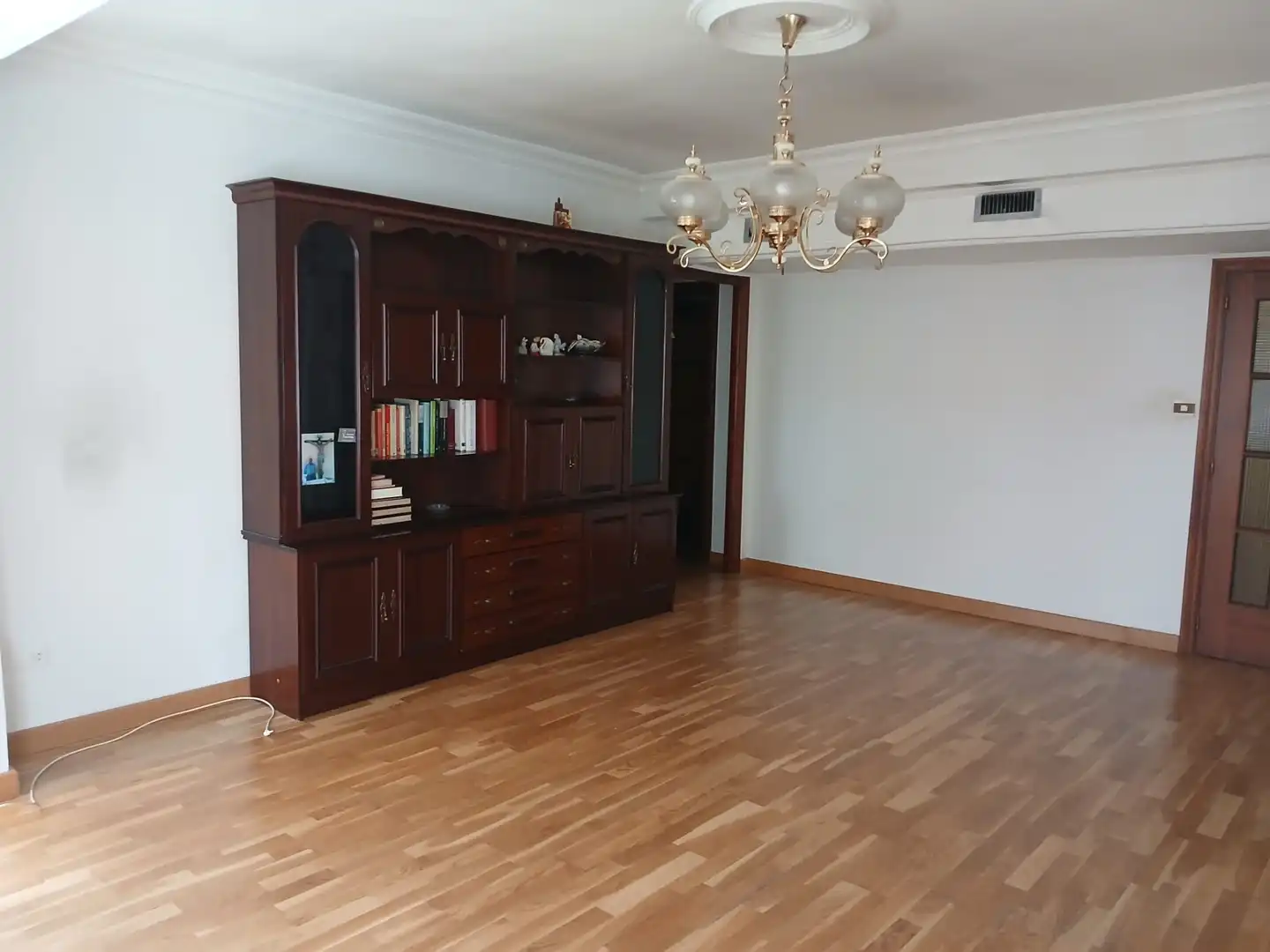 Sala d'estar de Pis en venda en Valladolid amb Calefacció, Parquet i Terrassa