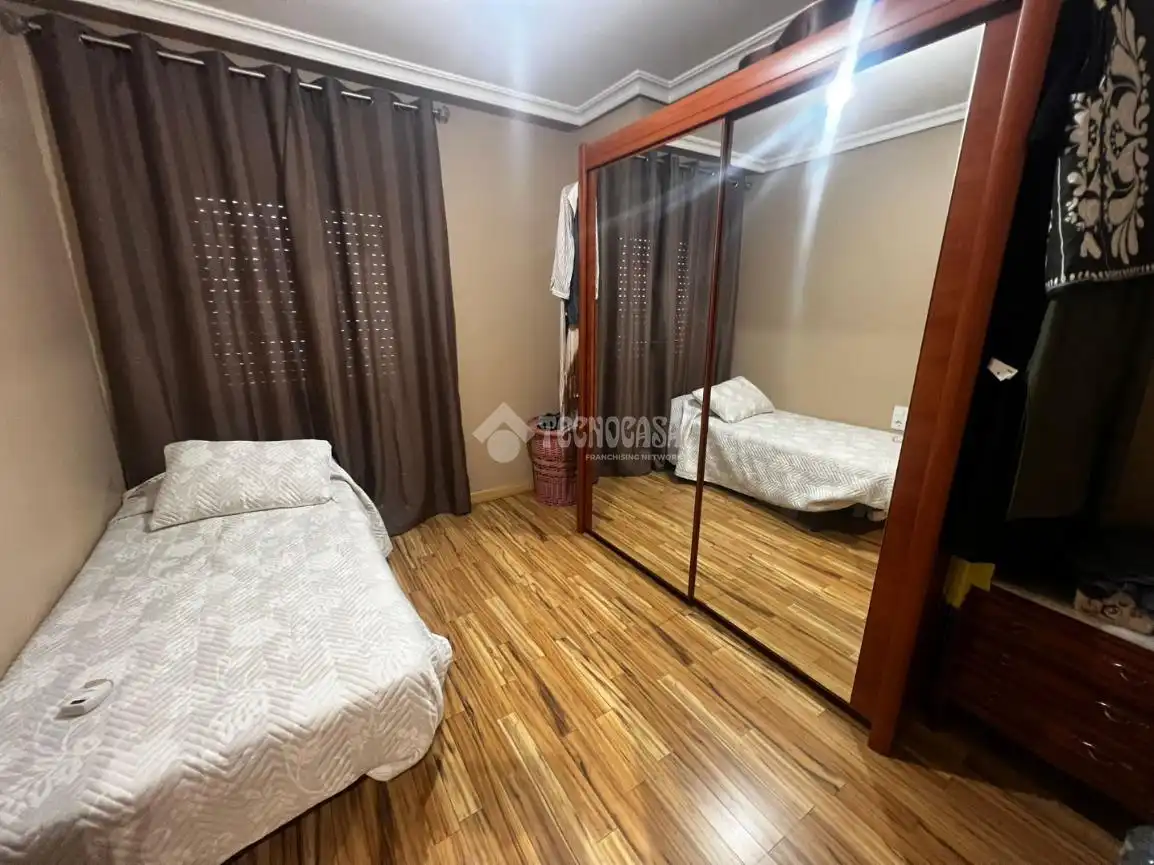 Dormitori de Casa adosada en venda en Badajoz amb Aire condicionat i Terrassa