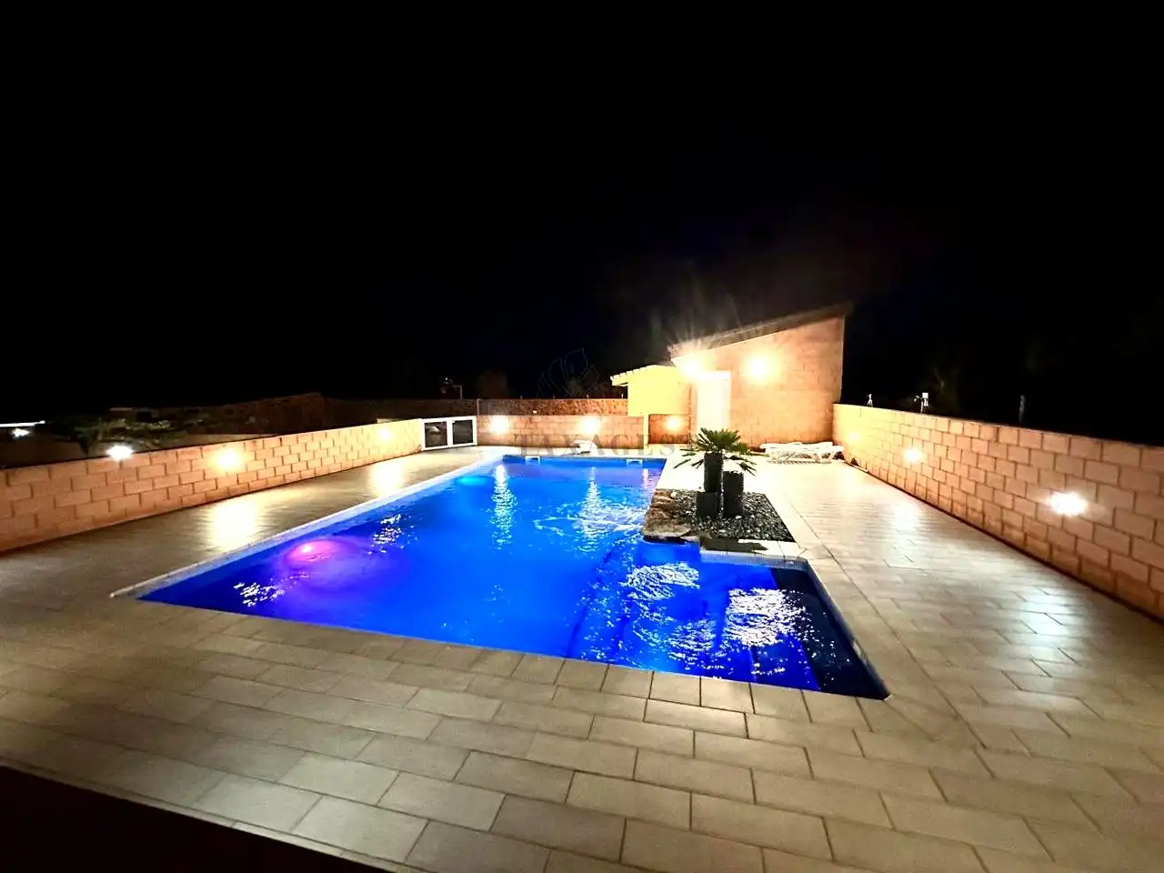 Piscina de Casa o xalet en venda en Tortosa amb Aire condicionat, Calefacció i Jardí privat