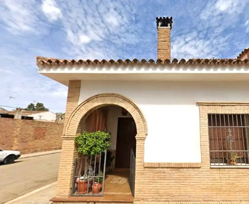 Vista exterior de Casa o xalet en venda en La Luisiana