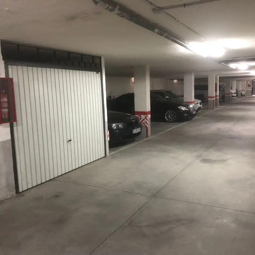 Aparcament de Apartament en venda en Mijas amb Aire condicionat, Terrassa i Moblat