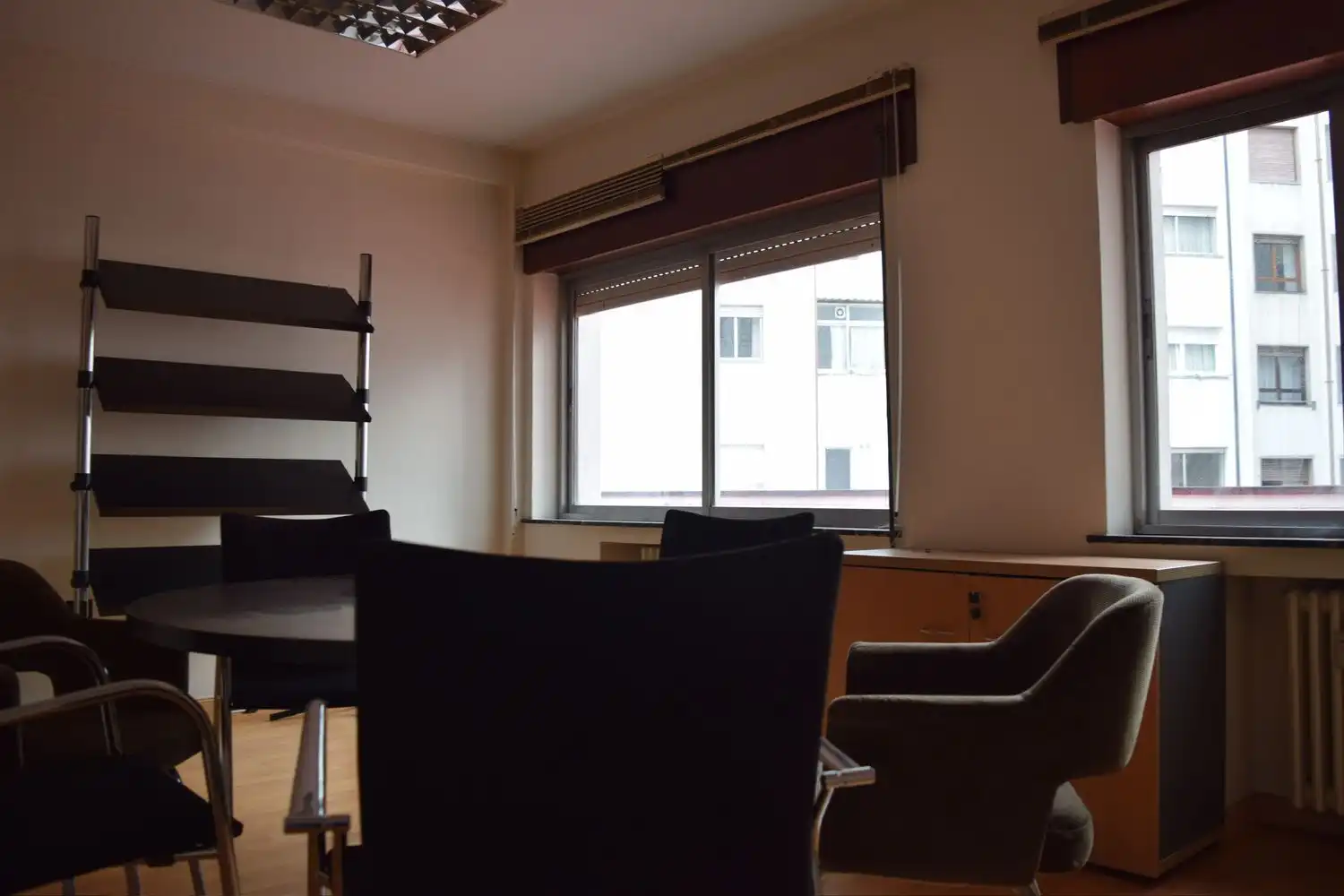 Oficina de alquiler en Oviedo  con Calefacción
