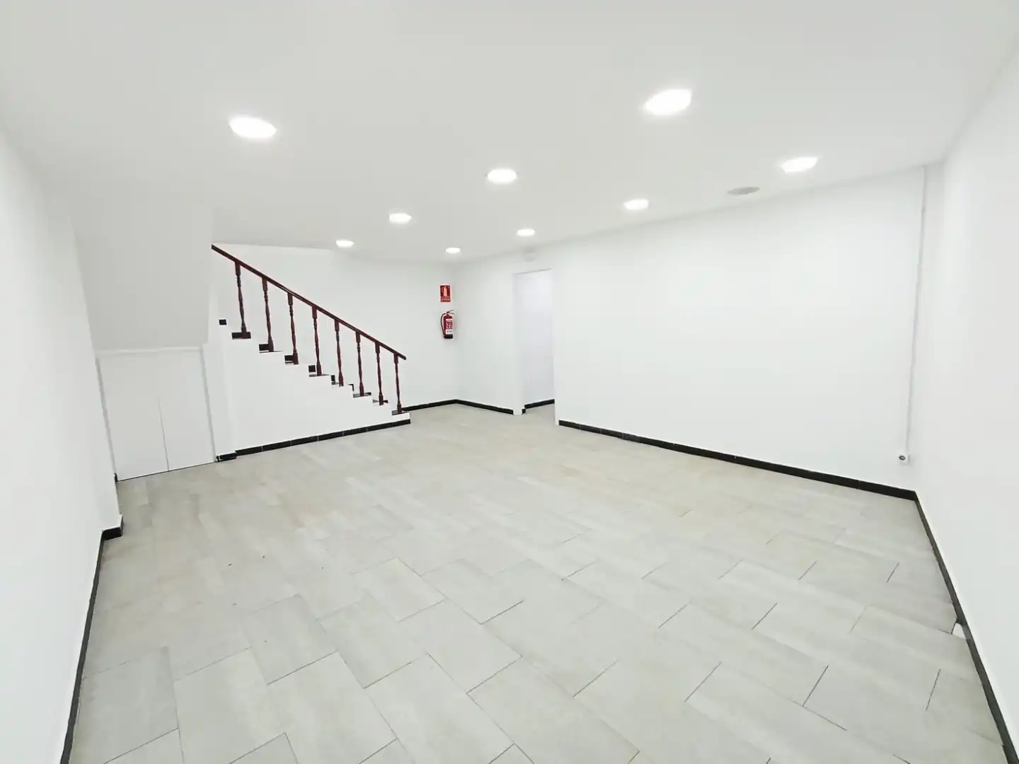 Local de alquiler en Transversal, 243, Sant Pere