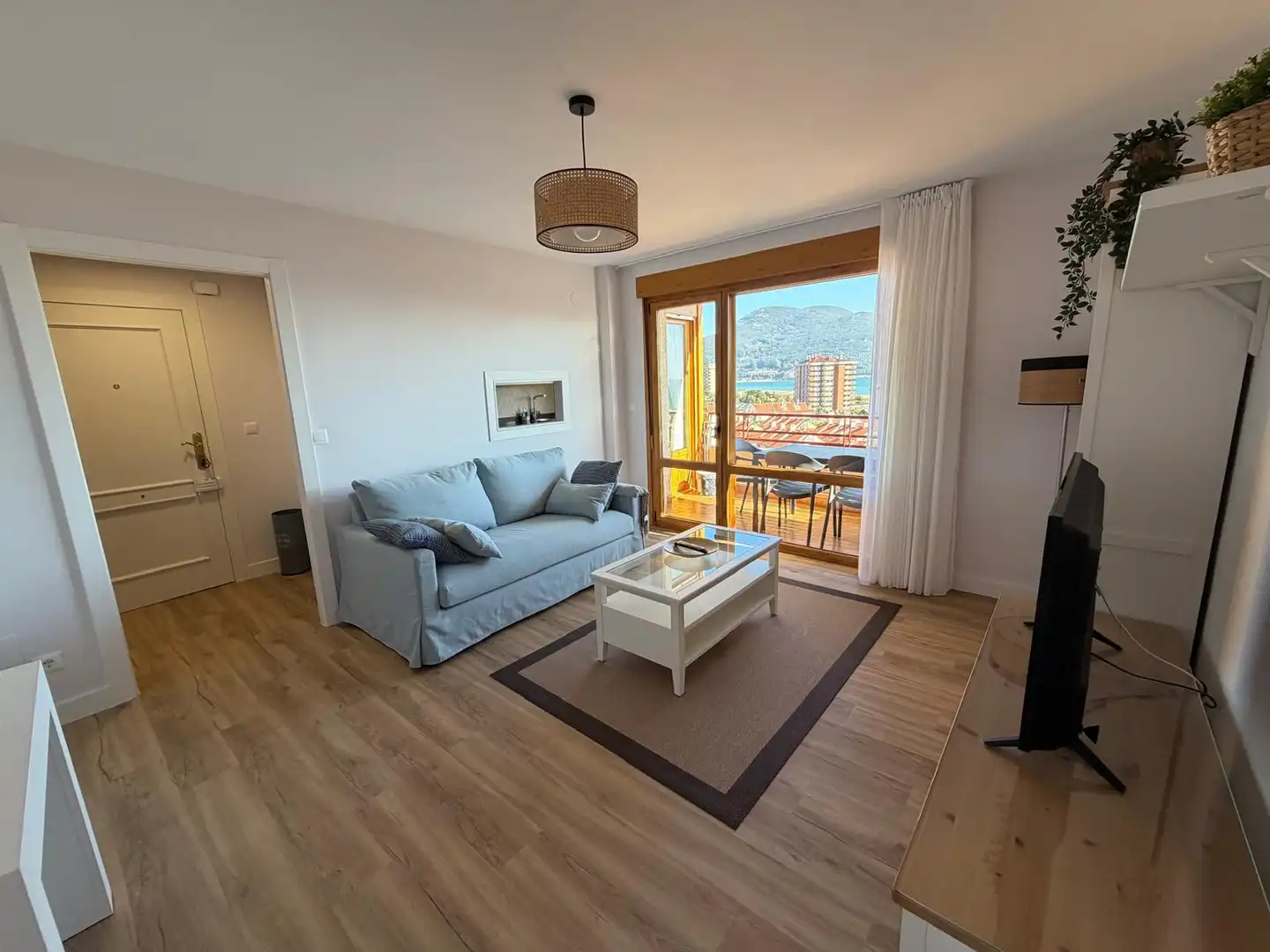 Flat with terrace to rent in Avenida de la Libertad, imagen 3