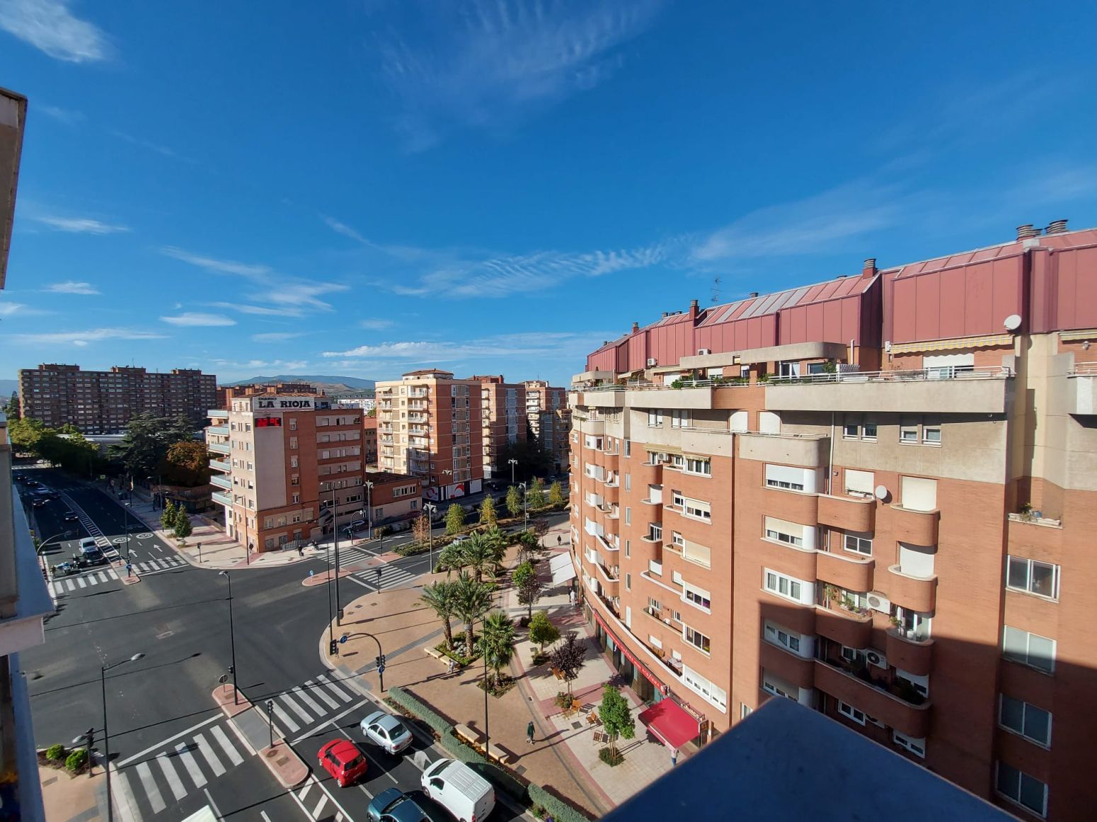 Vista exterior de Pis en venda en  Logroño amb Calefacció, Parquet i Terrassa