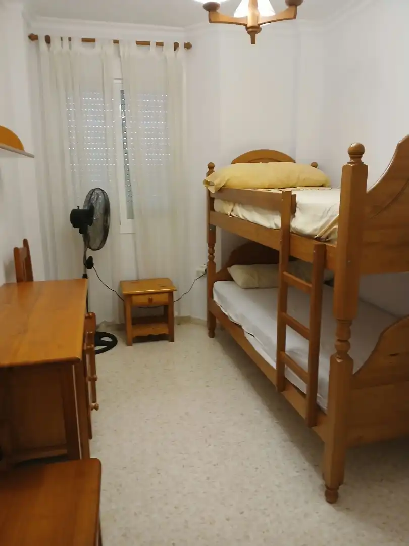 Schlafzimmer von Erdgeschoss zur Miete in Sanlúcar de Barrameda mit Terrasse, Schwimmbad und Balkon