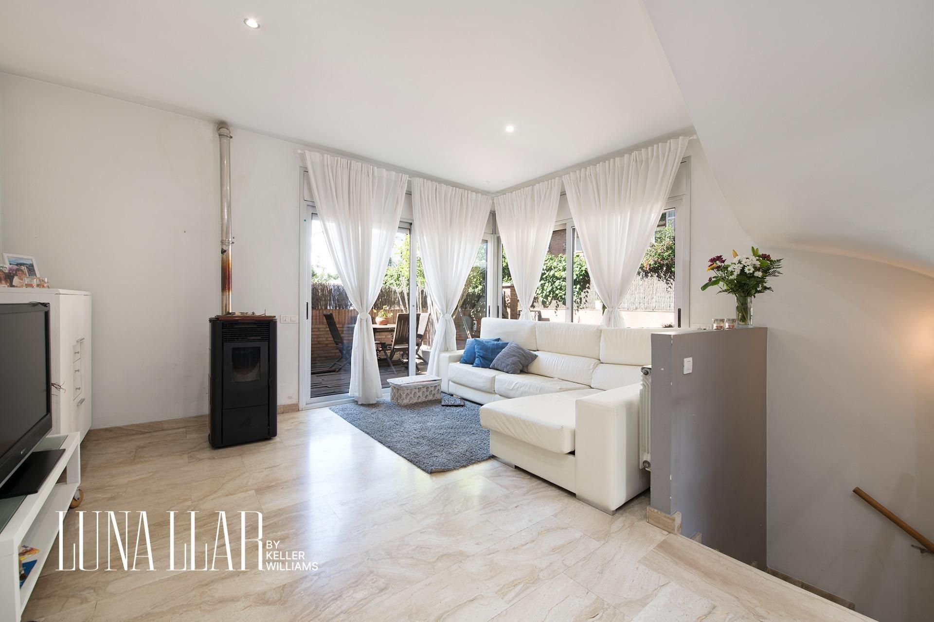 Single-family semi-detached for sale in La Pineda