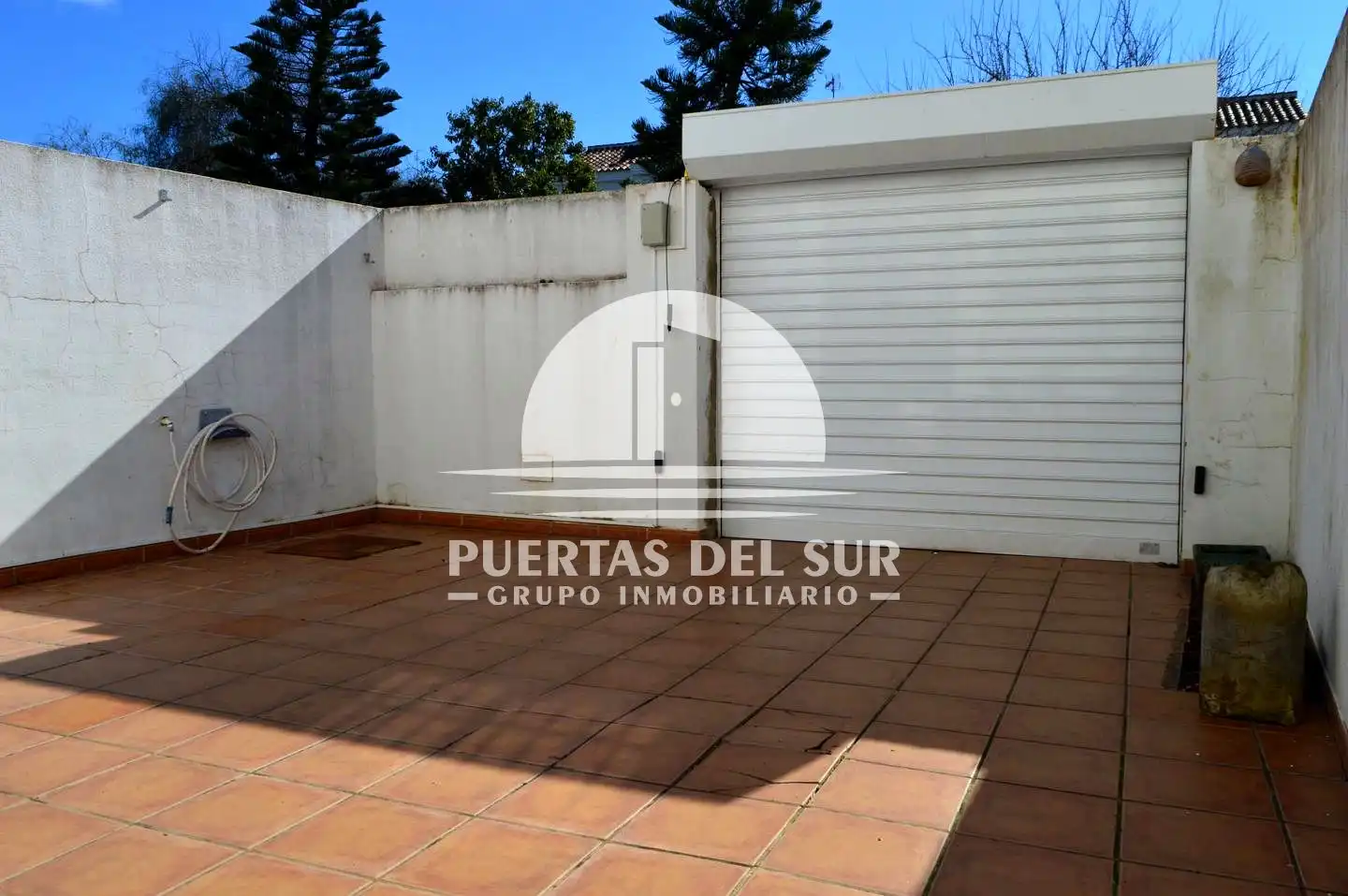 Exterior view of Houses for sale in Rota  with Air Conditioner, Terrace and Balcony