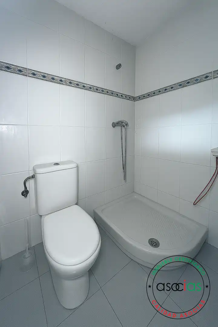 Baño de Local en venta en Teverga con Amueblado