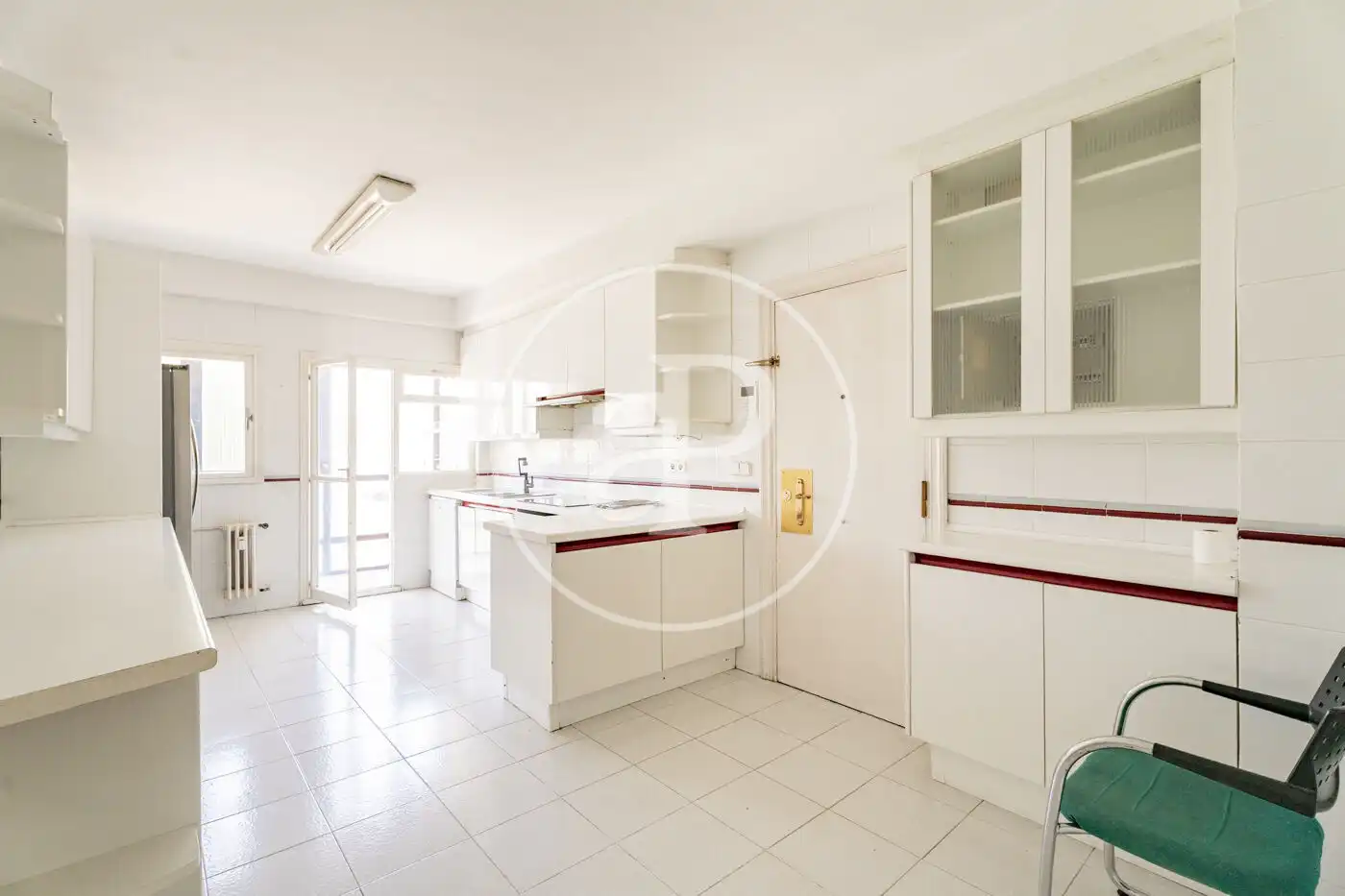 Vista exterior de Piso de alquiler en Madrid con Aire acondicionado, Calefacción y Jardín privado