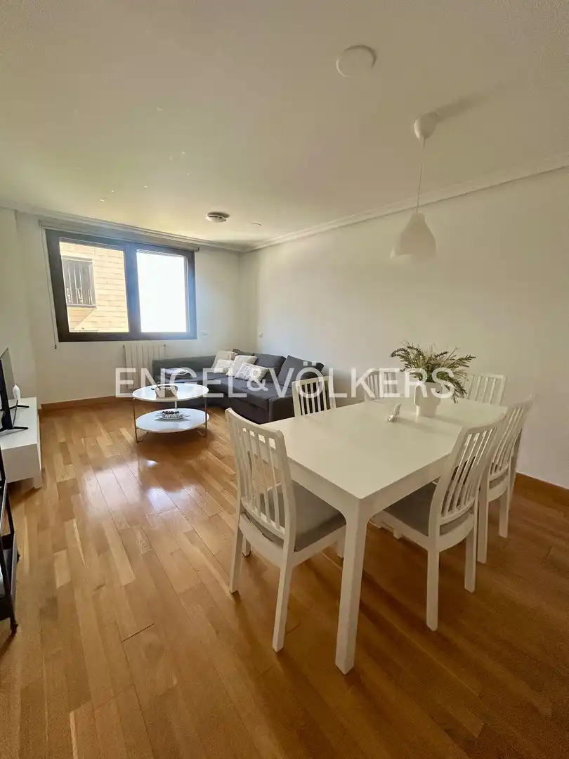 Comedor de Piso de alquiler en Madrid con Aire acondicionado, Calefacción y Parquet