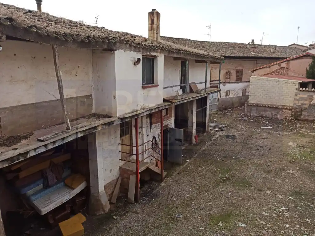 Vista exterior de Casa o chalet en venta en Arenzana de Abajo con Jardín privado