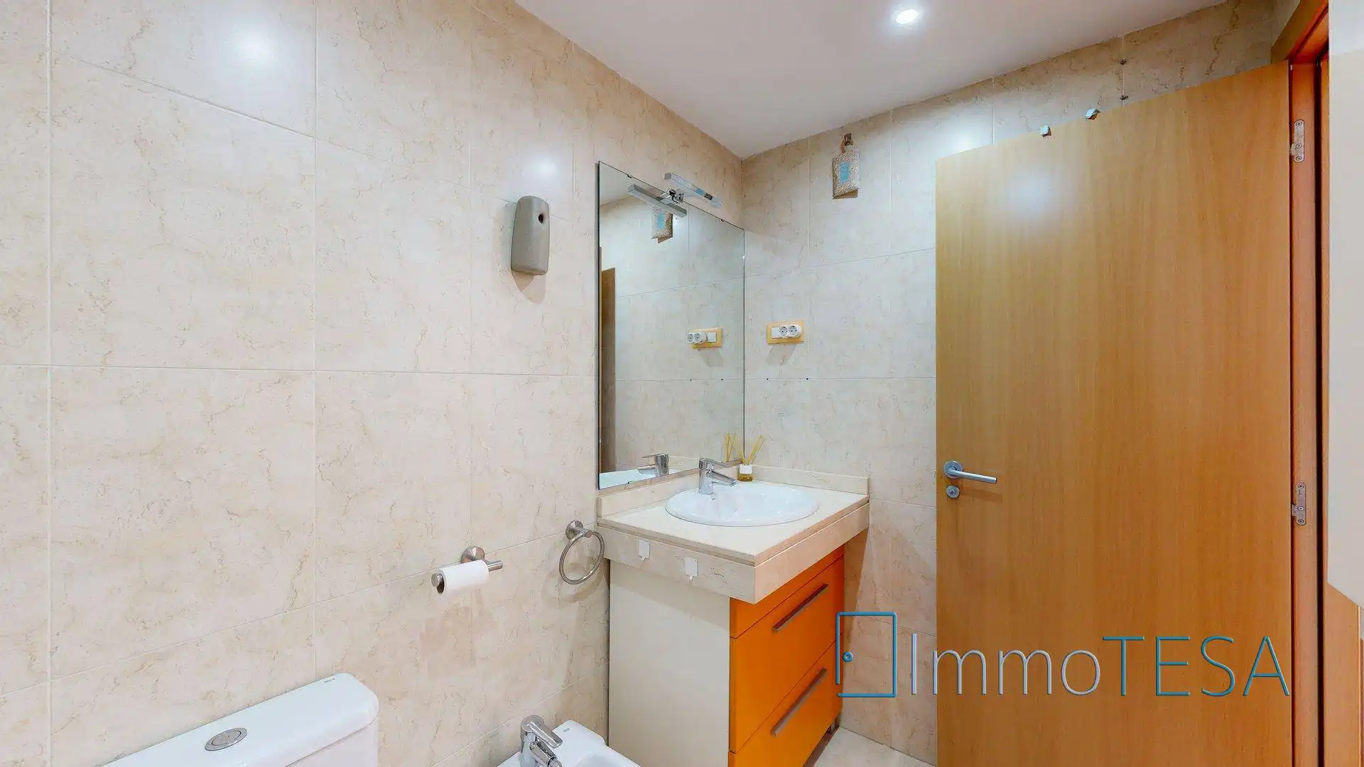 Bathroom of Flat for sale in Barberà del Vallès  with Air Conditioner, Heating and Parquet flooring