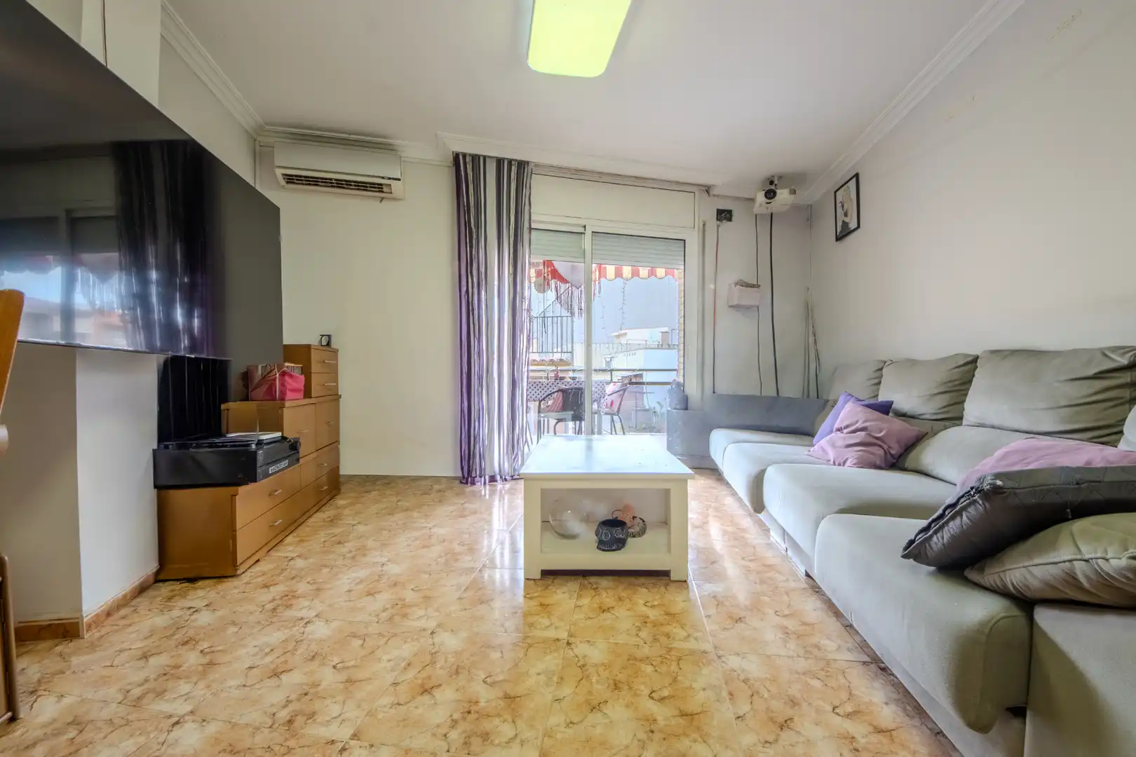 Wohnzimmer von Wohnung zum Verkauf in Tarragona mit Klimaanlage, Heizung und Abstellraum