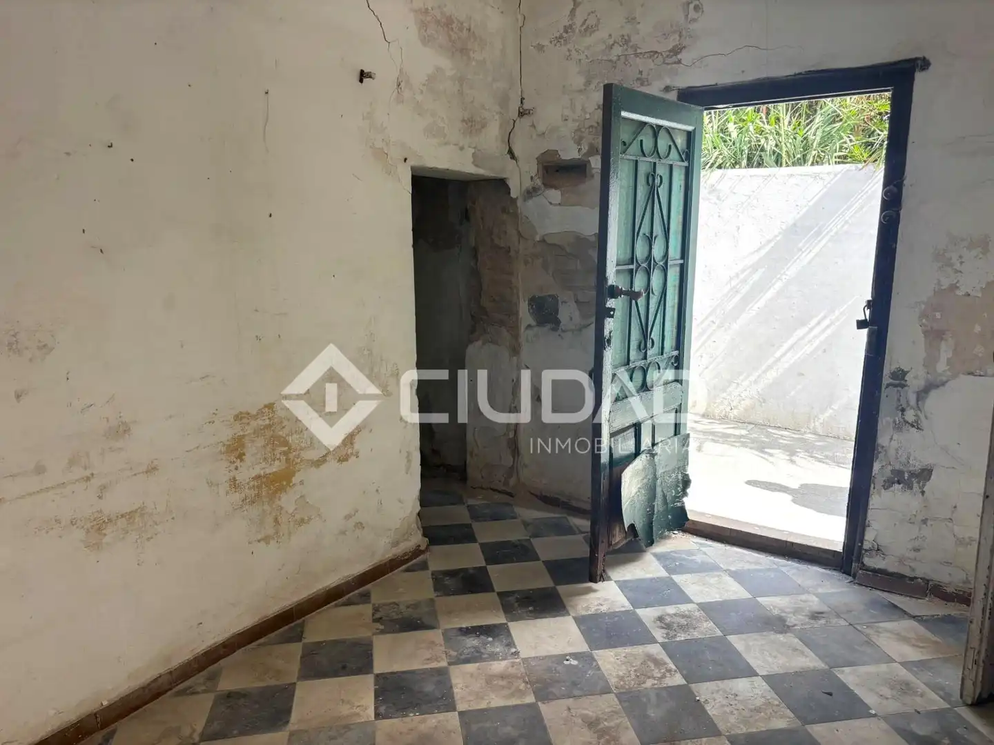 Houses for sale in V Centenario - Piletas - Capuchinos