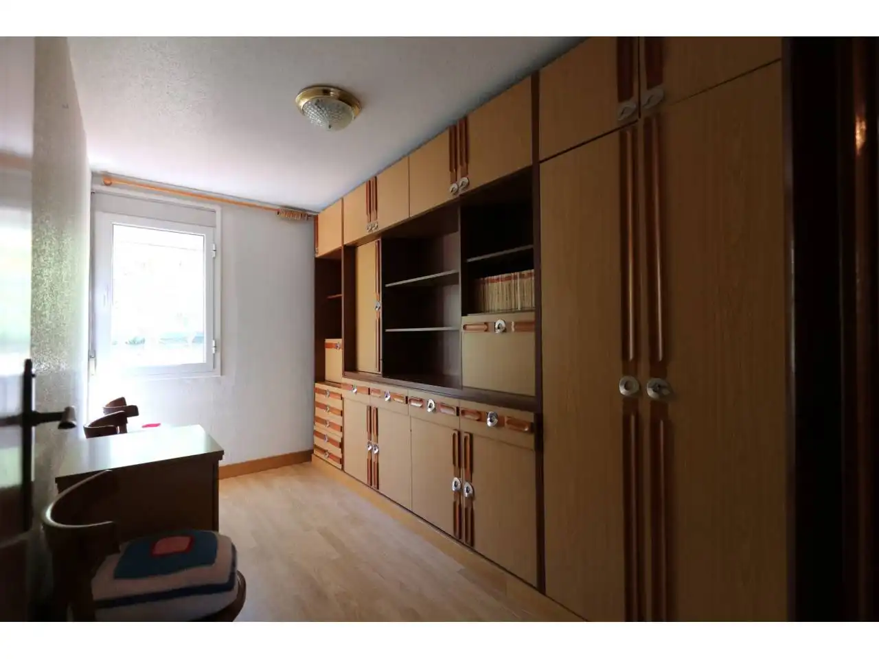 Piso en venta en L'Hospitalet de Llobregat con Parquet, Trastero y Amueblado