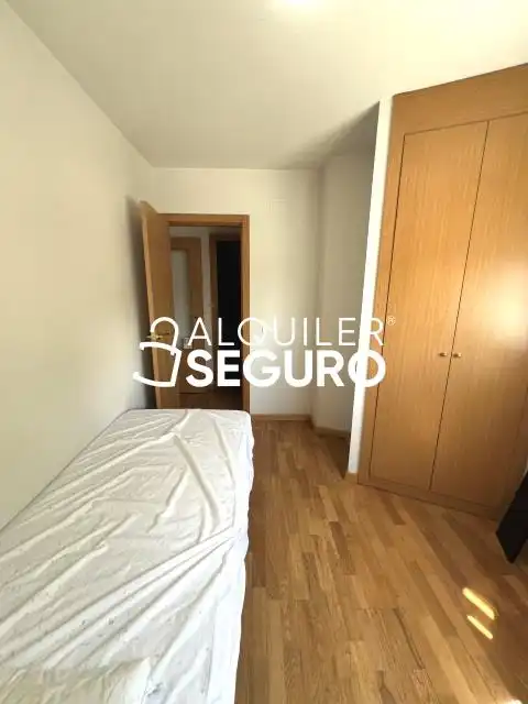Piso de alquiler en Calcio, Butarque