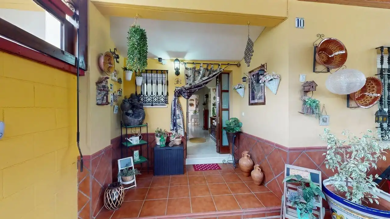 Terraced house with garden for sale in Benacazón, imagen 2