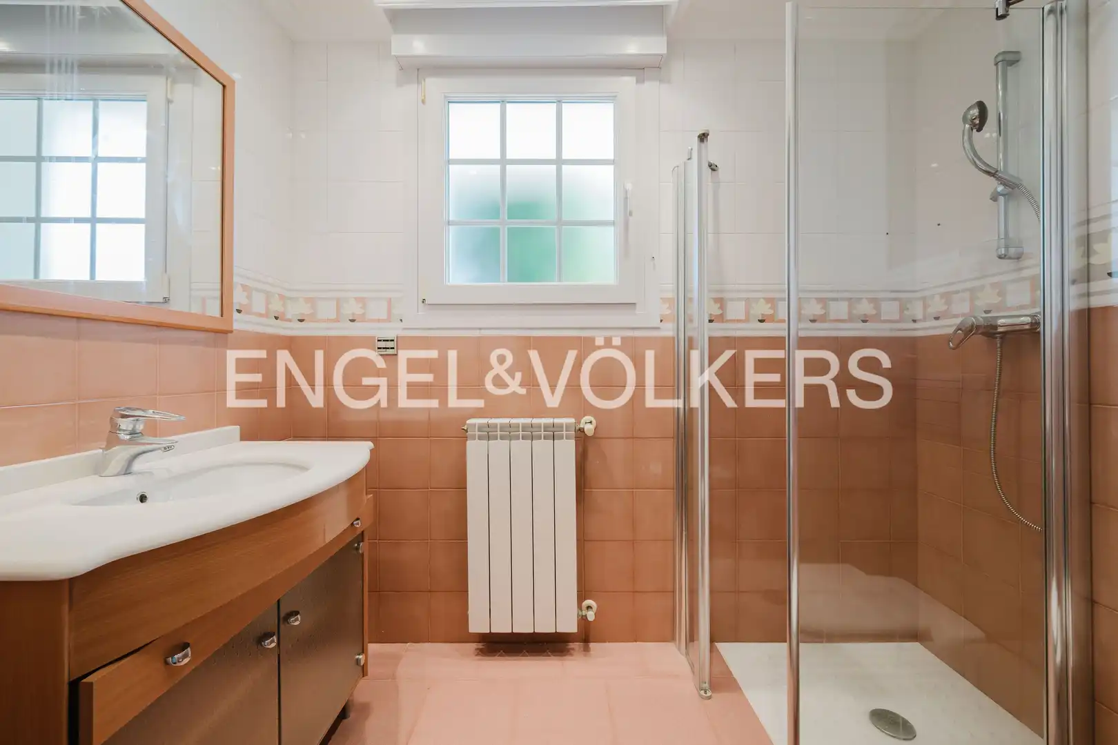 Baño de Finca rústica en venta en Hendaye con Aire acondicionado, Calefacción y Jardín privado