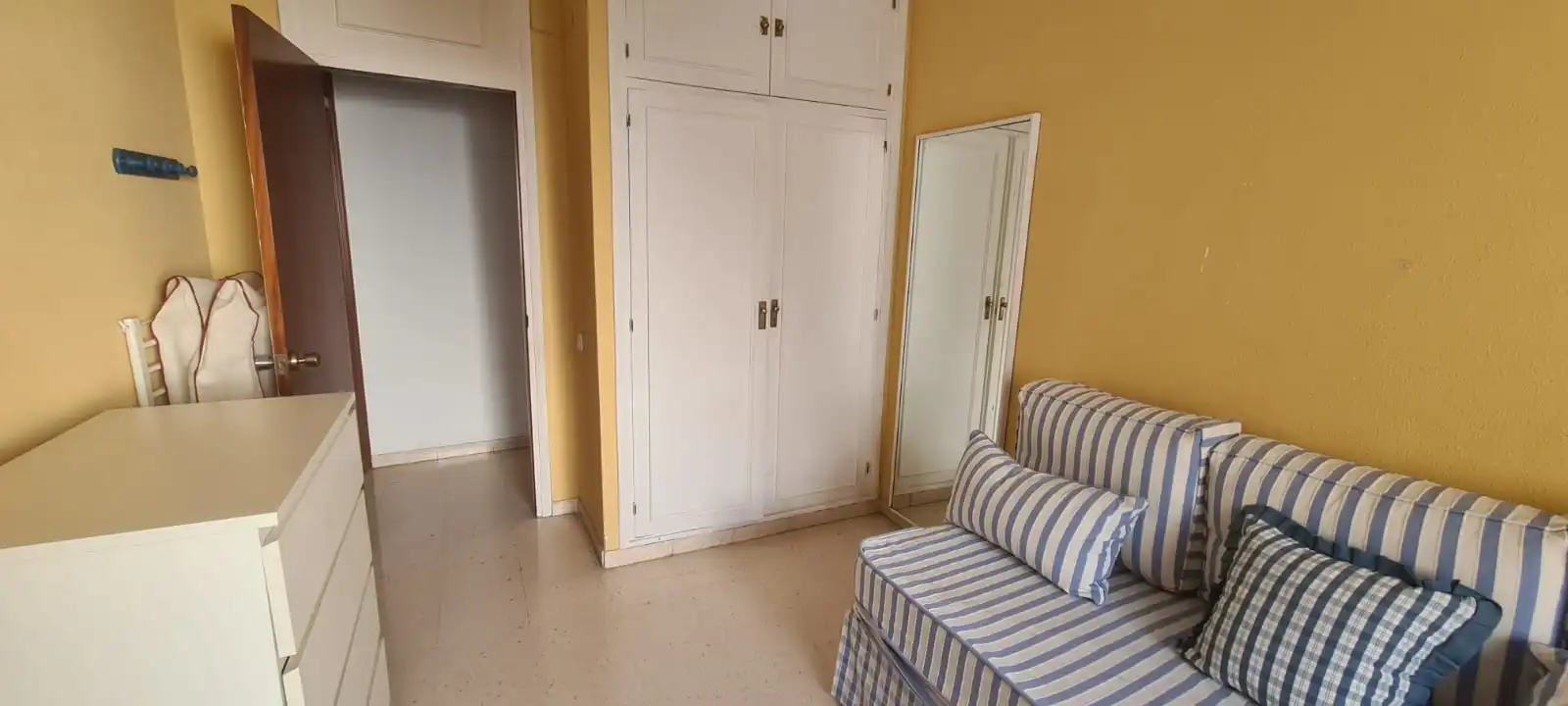 Bedroom of Flat for sale in Sevilla  with Furnished