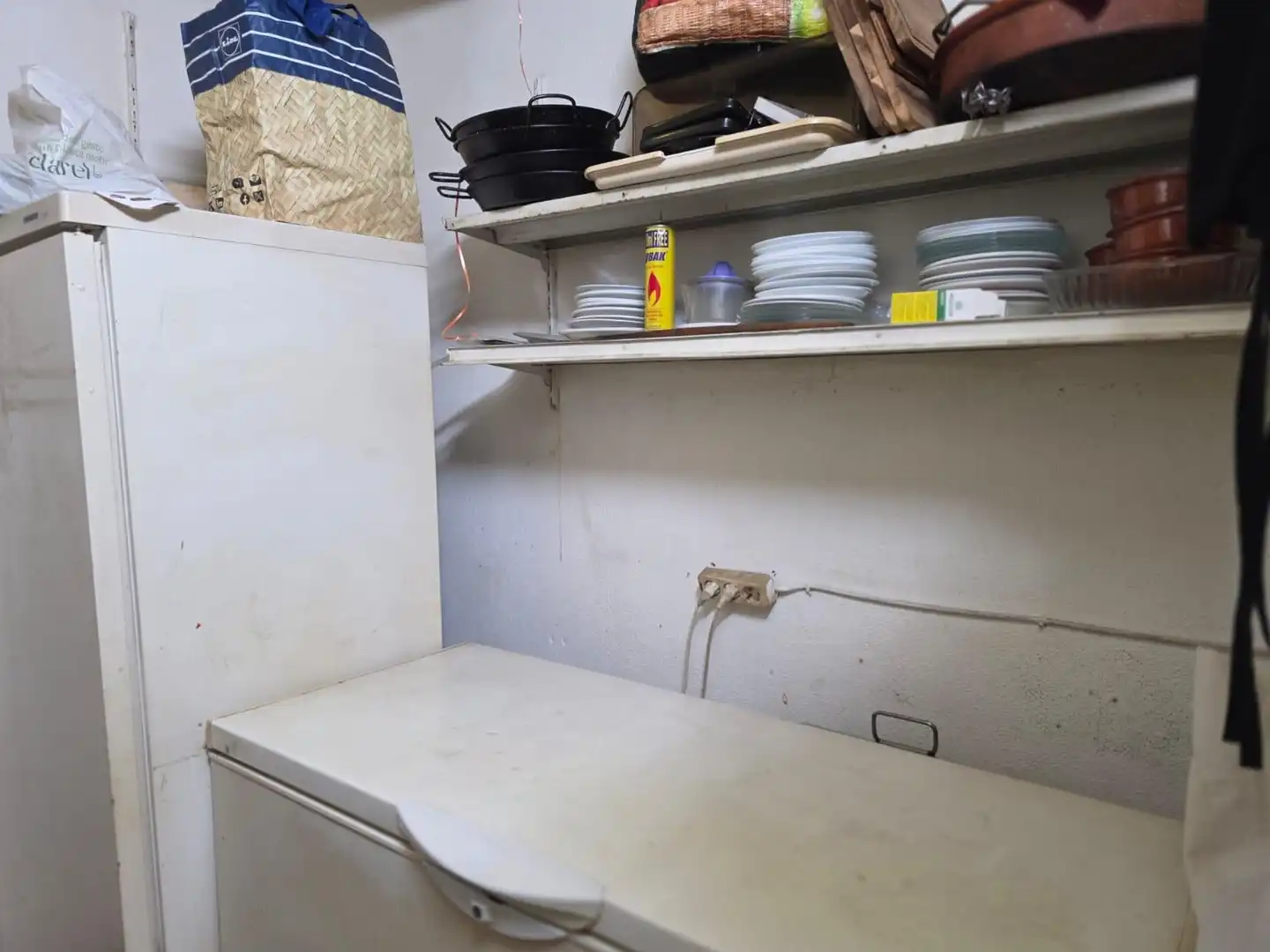 Cuina de Local de lloguer en Amposta amb Aire condicionat i Moblat