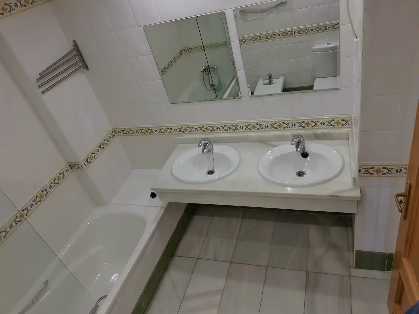 Bany de Pis de lloguer en Málaga amb Aire condicionat, Calefacció i Parquet