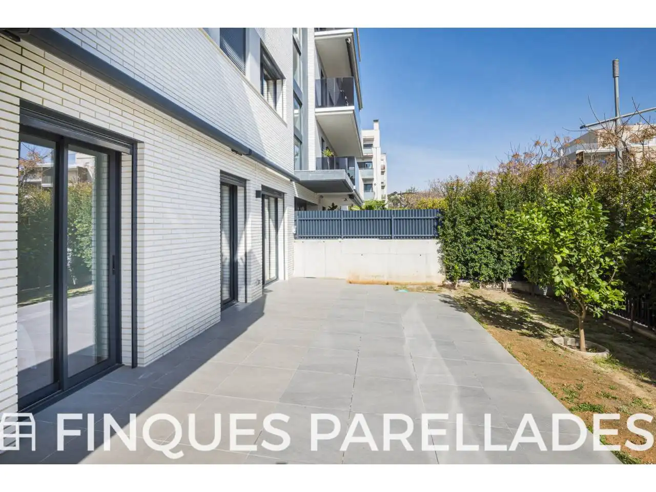 Vista exterior de Piso en venta en Sitges con Aire acondicionado, Calefacción y Jardín privado