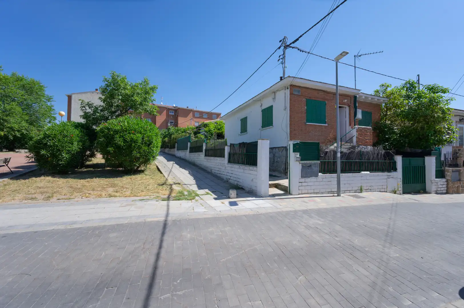 Vista exterior de Casa o xalet en venda en Colmenar Viejo amb Jardí privat i Traster