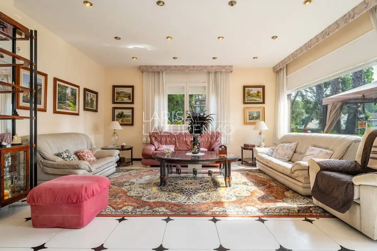 Sala d'estar de Casa o xalet en venda en Tarragona amb Aire condicionat, Calefacció i Jardí privat