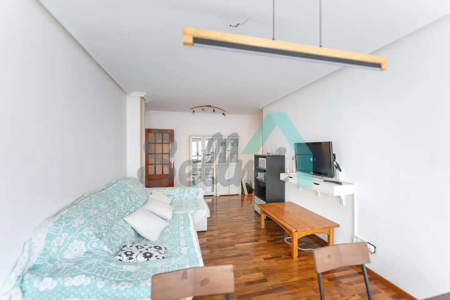 Wohnzimmer von Maisonette zur Miete in Oviedo  mit Heizung, Parkett und Terrasse