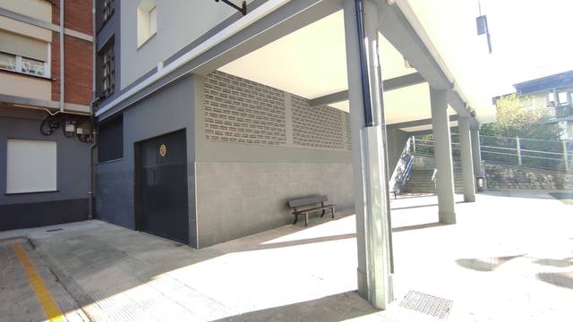 Garaje en Venta en Calle Errebalburu Kalea en Ermua