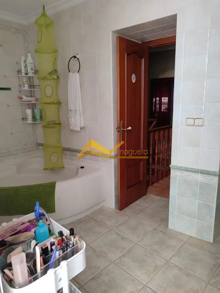 Casa amb terrassa en venda a canovas del castillo, imagen 17