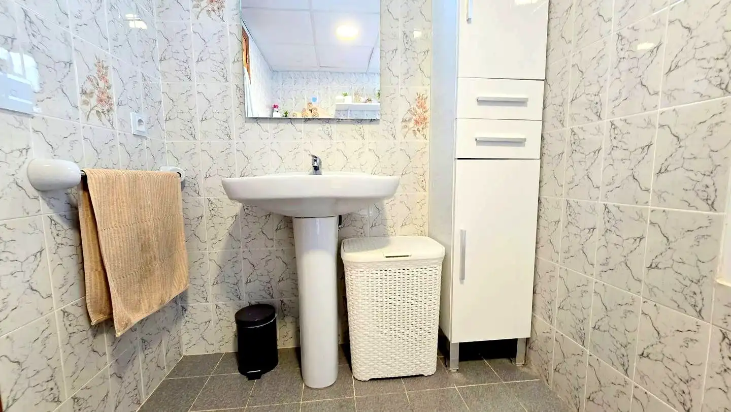 Bathroom of Flat for rent in Gandia
