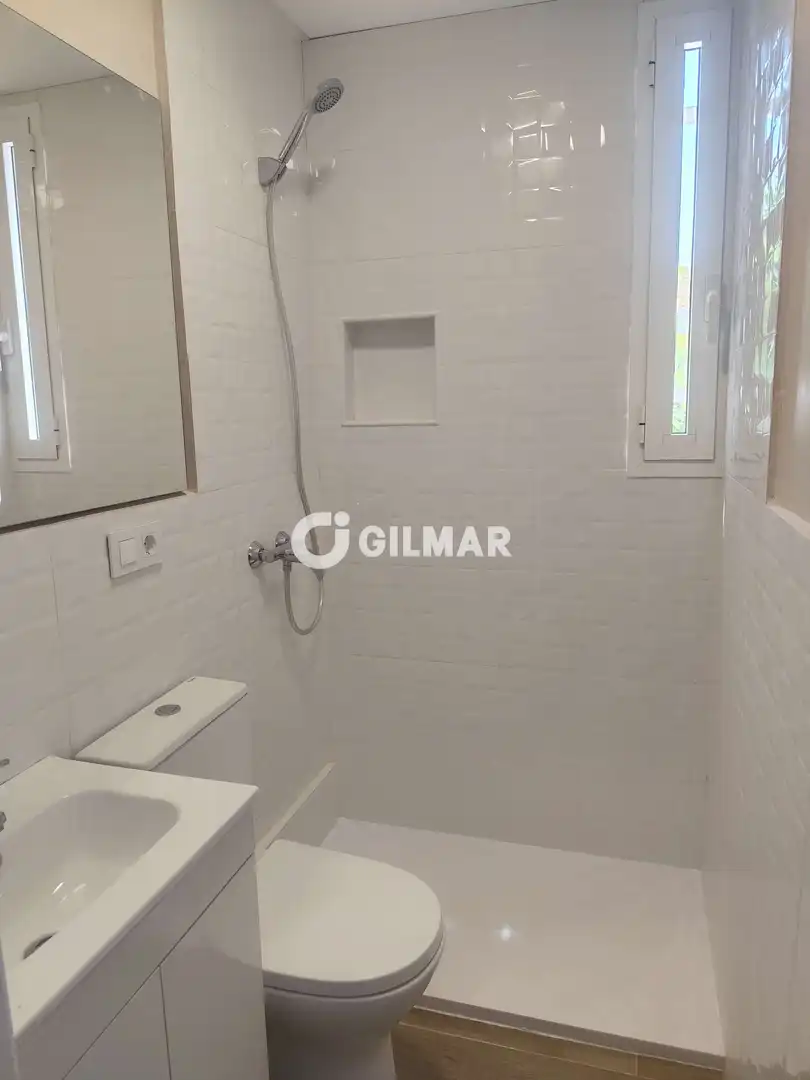Badezimmer von Wohnung zur Miete in Sevilla mit Heizung und Möbliert