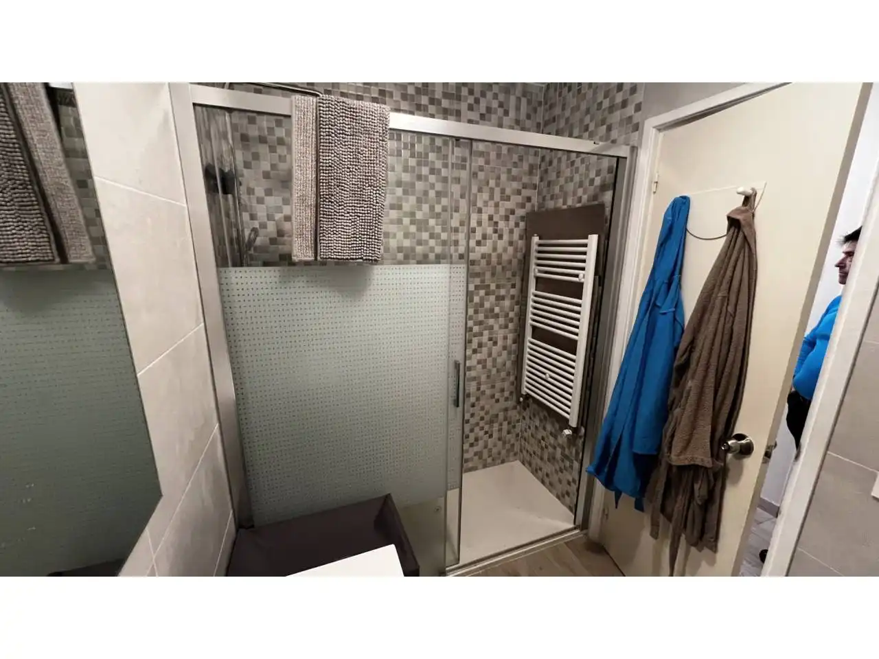 Baño de Piso en venta en Espinosa de los Monteros con Calefacción, Terraza y Amueblado