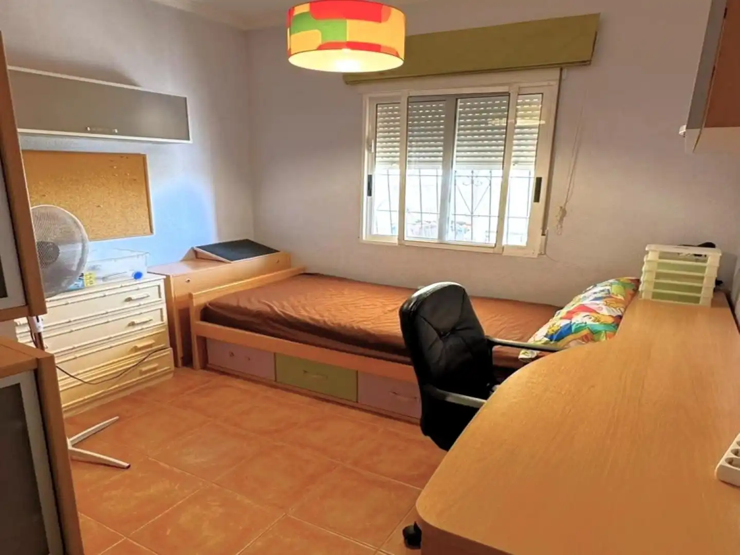 Habitación de Casa adosada en venta en Torrevieja con Aire acondicionado, Calefacción y Jardín privado