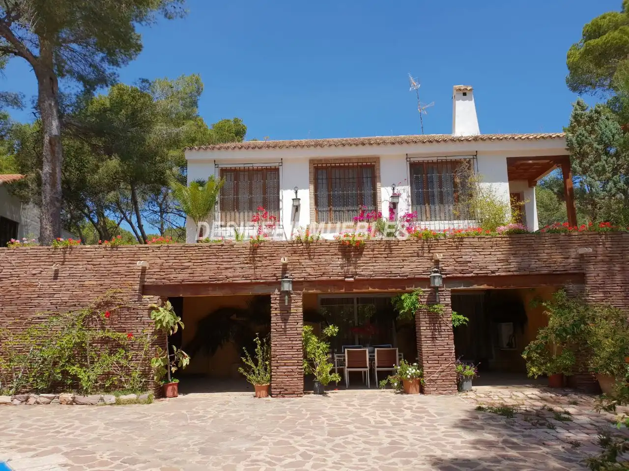 Chalet con piscina en venta en Calle Carrasca, imagen 5
